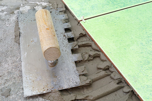 Knowing the characteristics and proper handling procedures of mortar is essential for ensuring safety in tiling tasks.