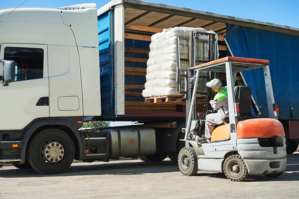 Ensure all workers are well clear of the forklift and load.  Forklift operator is to stop if obstructions or workers are in close proximity to travel route.