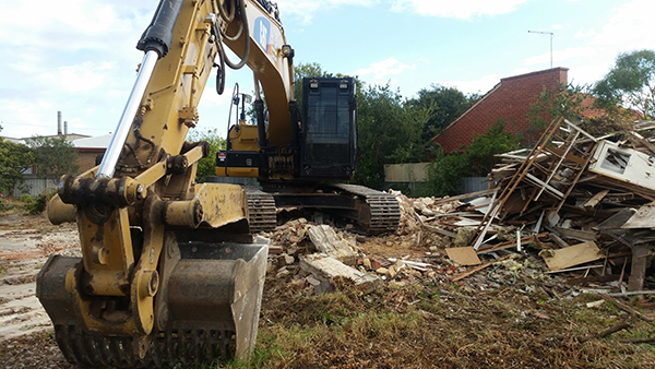 Ensure house demolition safety by meticulous planning, proper structural assessment, use of protective gear, and adherence to established safety protocols.